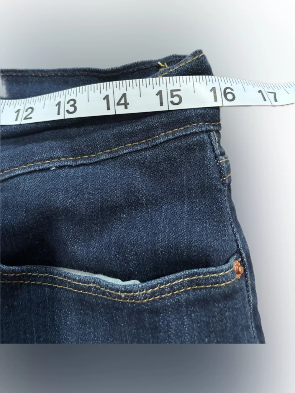 Levi Strauss Signature Women's Medium Dark Blue Midrise Jeans - Picture 4 of 9